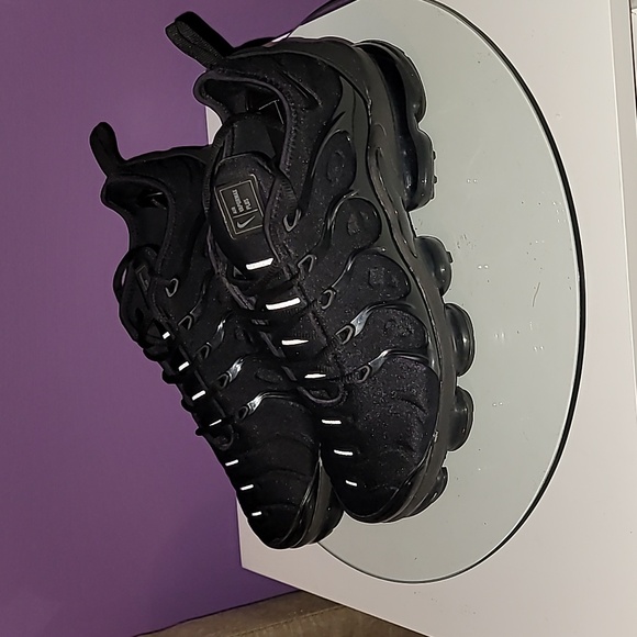 Nike Black VaporMax Plus Sz: 8.5 - Picture 3 of 11